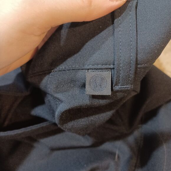 Lululemon Relaxed-Tapered Smooth Twill Trouser Blue LM5AYCS Size 31"x 27" Preppy - Picture 8 of 8